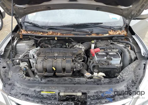 2014 Nissan Sentra Sr z USA, uszkodzony, nr VIN 3N1AB7AP8EY221719